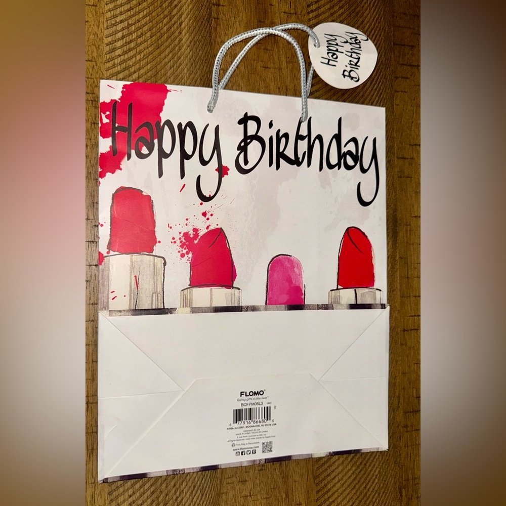 💄 Happy Birthday Gift Bag with Lipstick Design 👄 - Picture 6 of 8